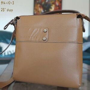 La Marthe Paris 2006 camel brown leather medium crossbody bag
